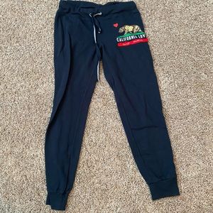 CALIFORNIA LOVE SWEATS LARGE